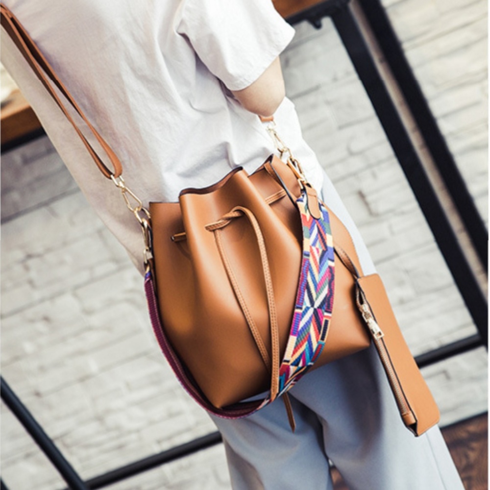 NEW MARSEILLE Drawstring Bucket Bag - Picture 3 of 7